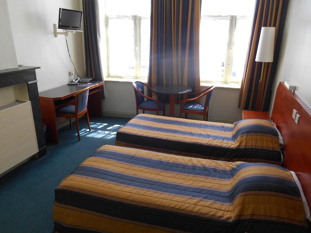 Hotel Old Tom อีปส์ ภายนอก รูปภาพ