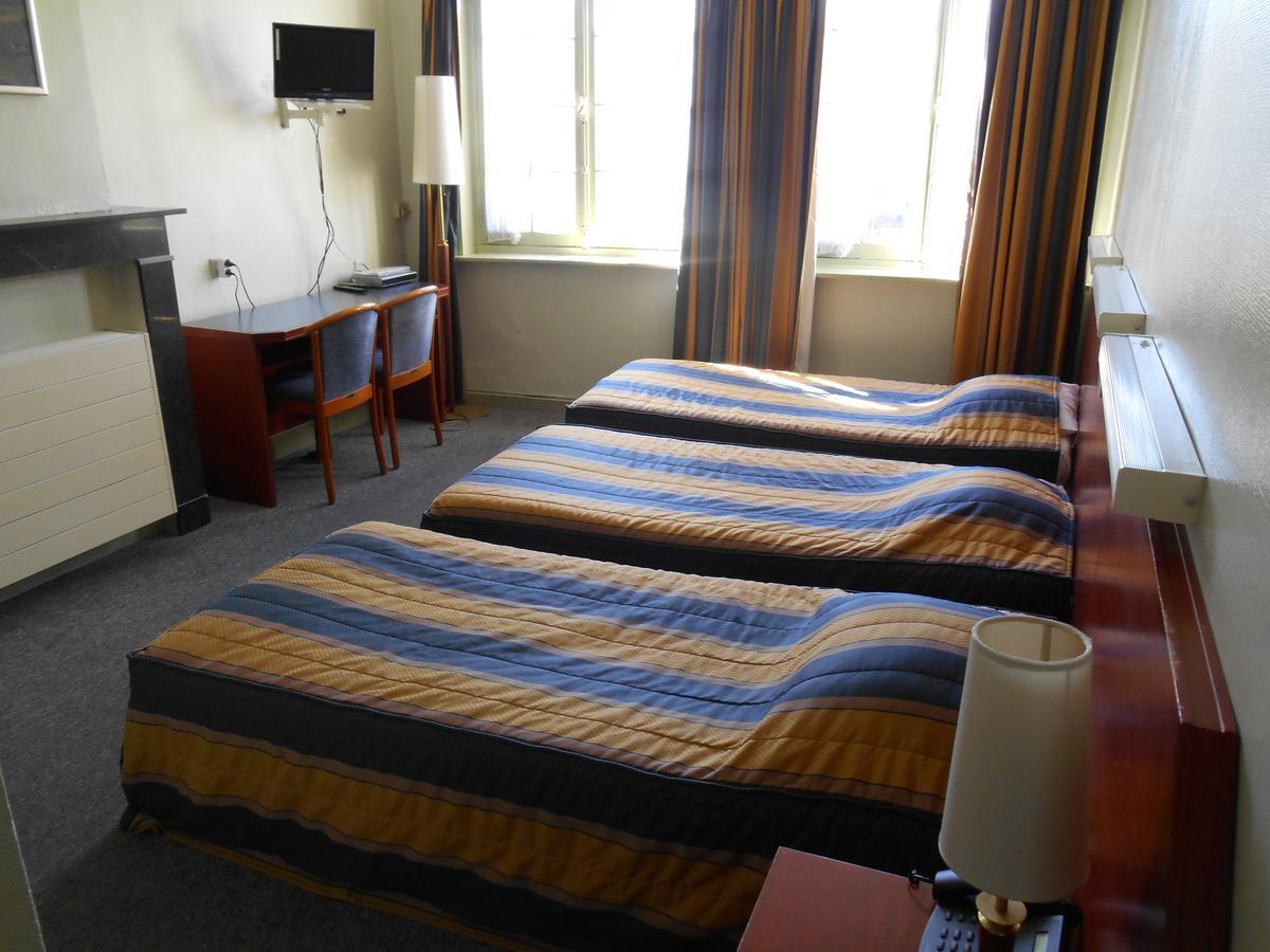 Hotel Old Tom อีปส์ ภายนอก รูปภาพ