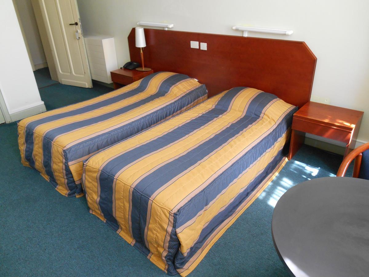 Hotel Old Tom อีปส์ ภายนอก รูปภาพ